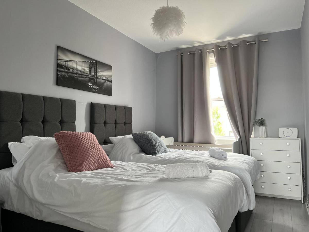 Captivating 2-Bed Apartment In Kirkcaldy Eksteriør billede
