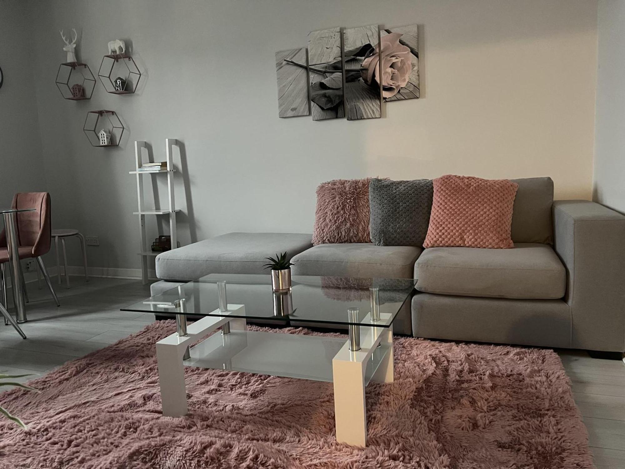 Captivating 2-Bed Apartment In Kirkcaldy Eksteriør billede